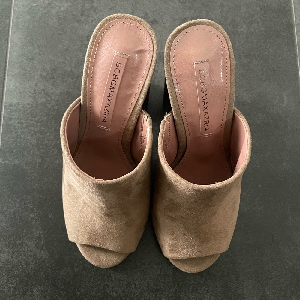 BCBG Maxazria Brown Suede Mules